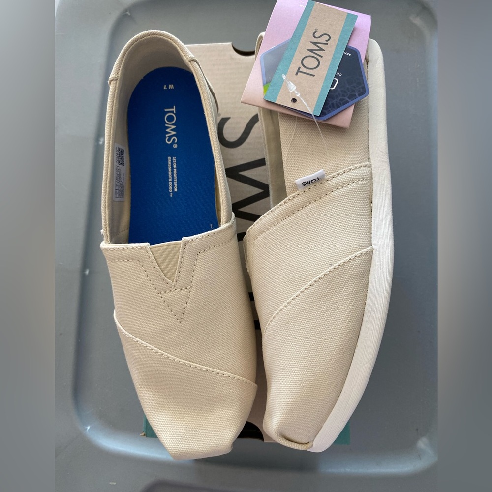 New women’s Toms Sz 7 shoes color changing